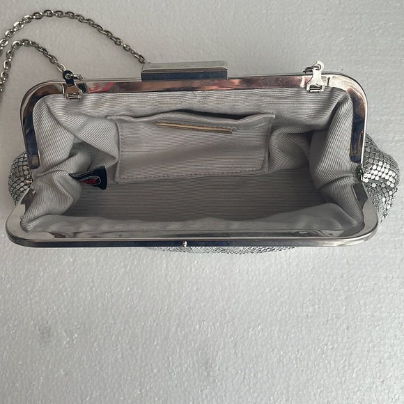 Urban expressions silver clutch evening bag Crossbody chain strap clasp closure - Picture 4 of 7